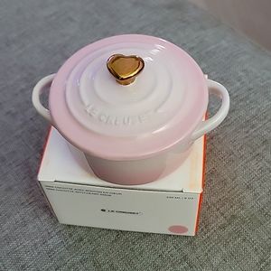 Le Creuset Mini Cocotte with Heart Knob in Shell Pink